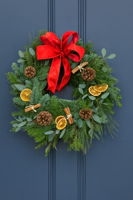 DIY festive fresh Door Wreath Kit
