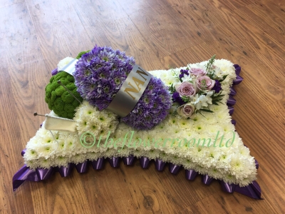 Knitting tribute