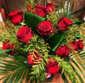 Luxury Dozen Red Roses