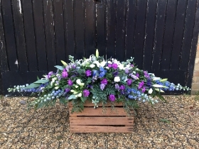 Blue and mauve country spray