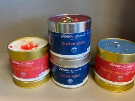 Christmas scented potters crouch candles