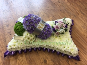 Knitting tribute
