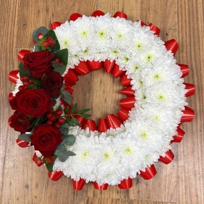 Based wreath tribute